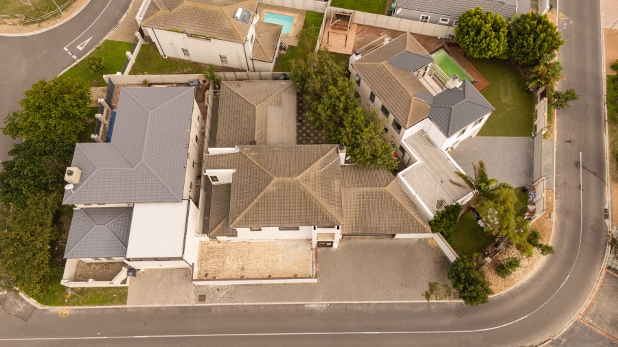 4 Bedroom Property for Sale in Parklands North Western Cape